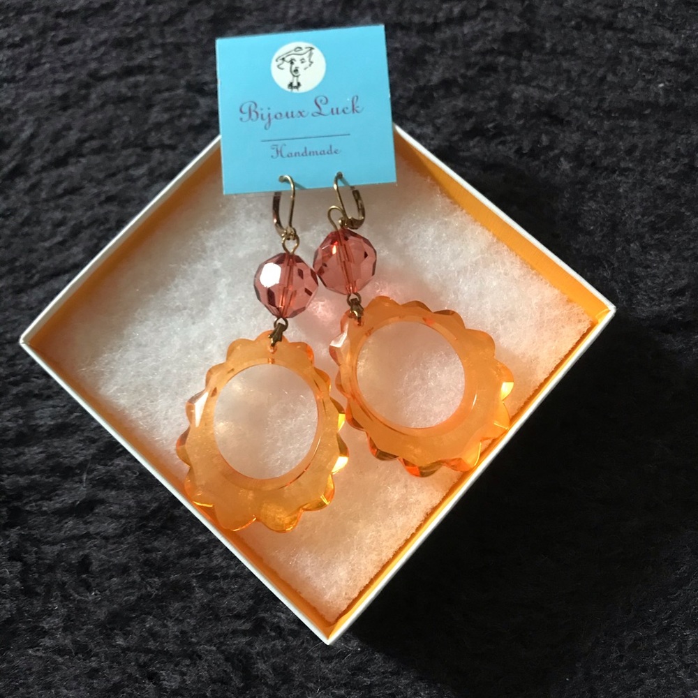 NWT Fun Orange and pink oval dangle earrings